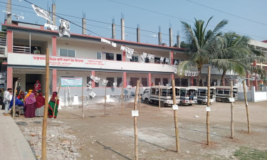 সাভারে ভোটার লাইন ফাঁকা, দেখা মিলছে না তরুণদের