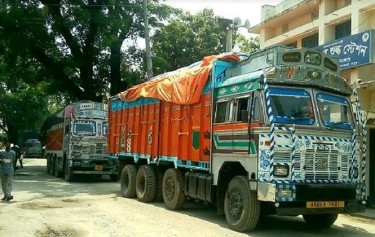 ঈদের অজুহাতে রপ্তানি পণ্যের পরিবহনে ভাড়া বেড়েছে দ্বিগুণ