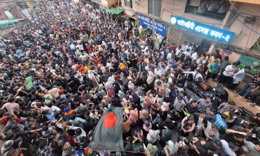 শিক্ষার্থী নিহতের ঘটনার প্রতিবাদে চট্টগ্রাম আদালত এলাকায় বিক্ষোভ