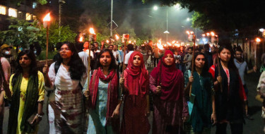 আইনশৃঙ্খলা পরিস্থিতির অবনতিতে ছাত্রদলের উদ্বেগ, ঢাবিতে মশাল মিছিল