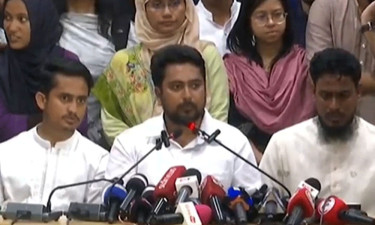 গোপালগঞ্জে ‘মুজিববাদীরা’ জঙ্গি কায়দায় হামলা চালিয়েছে: নাহিদ