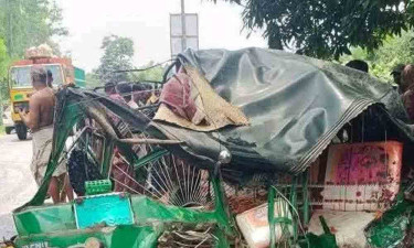 গাজীপুরে সড়ক দুর্ঘটনা, শিশু সন্তানসহ নিহত ৪