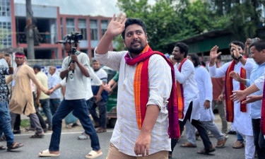 প্রশাসনের বিভিন্ন জায়গায় স্বৈরাচারের দোসররা রয়ে গেছে: নাহিদ