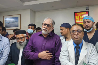 বিমান বিধ্বস্তের ঘটনায় ২০ জনের মরদেহ স্বজনদের কাছে হস্তান্তর