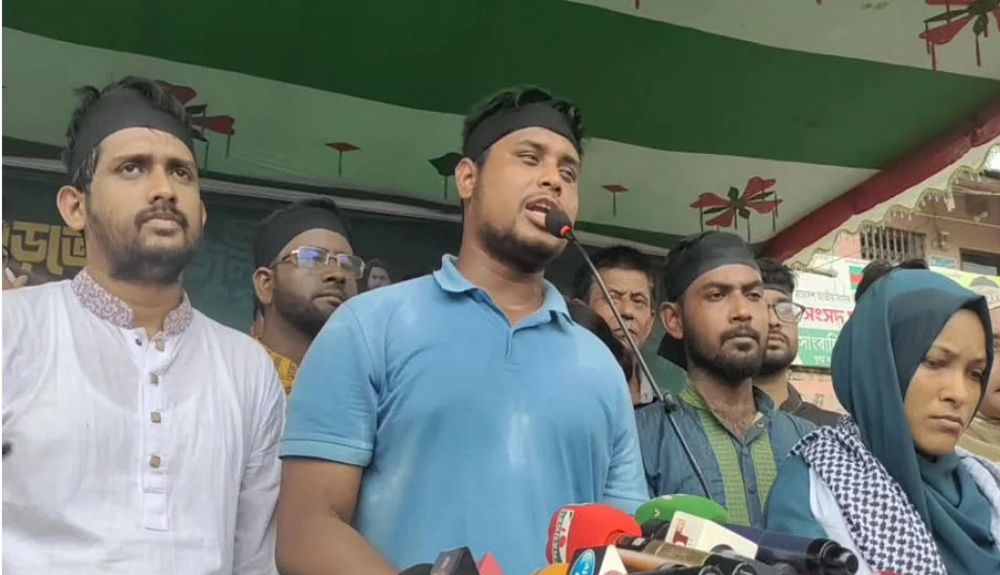 ড. ইউনূসের স্বজনপ্রীতির বড় উদাহরণ স্বাস্থ্য উপদেষ্টা: হাসনাত আব্দুল্লাহ