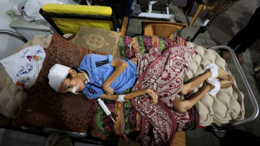 ইসরায়েলি হামলায় আরও ৮১ ফিলিস্তিনি নিহত, অনাহারে মৃত্যু ১৫