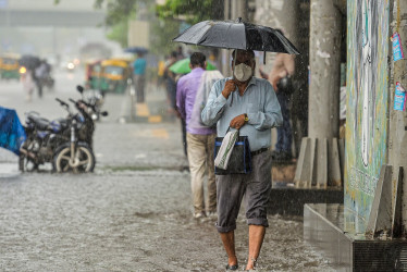 সাগরে ফের লঘুচাপ, সারা দেশে ভারি বৃষ্টির পূর্বাভাস
