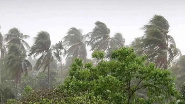 দুপুরের মধ্যে ৭ জেলায় ঝড়ের পূর্বাভাস