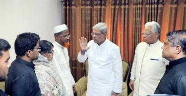 নিহতদের বাসায় গিয়ে সহমর্মিতা ফখরুলসহ বিএনপি নেতাদের