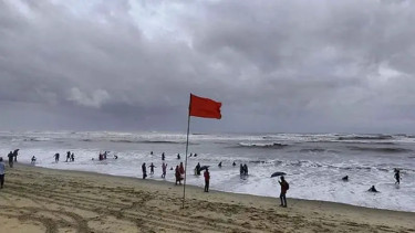 চার সমুদ্রবন্দরে ৩ নম্বর সতর্কসংকেত