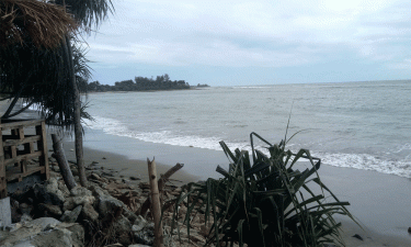 ৪ দিন যোগাযোগ বিচ্ছিন্ন সেন্ট মার্টিন, দেখা দিয়েছে খাদ্যসংকট