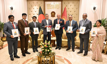 রাষ্ট্রপতির কাছে বার্ষিক প্রতিবেদন দিলেন প্রধান বিচারপতি