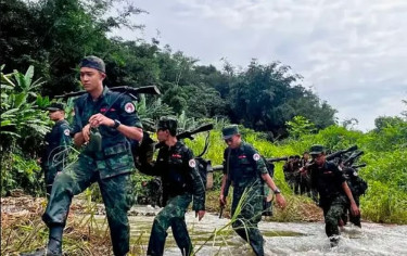 রোহিঙ্গাদের ওপর যুদ্ধপরাধের দায়ে আরাকান আর্মির বিরুদ্ধে আইসিসি’র তদন্তের আহ্বান