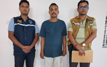 পোশাকে ময়লা ছিটিয়ে ৪ লাখ টাকা চুরি: ২ বছর পর রহস্য উদঘাটন, গ্রেপ্তার ১