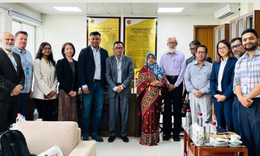 ইউই চেম্বার অব কমার্স ও এইচ অ্যান্ড এম-এর প্রতিনিধিদের সঙ্গে শ্রম সচিবের বৈঠক