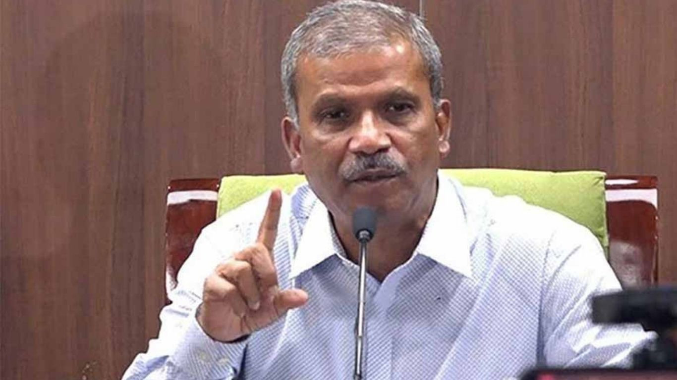 ২০ শতাংশ শুল্ক সরকারের আরেকটি সফলতা : আসিফ নজরুল