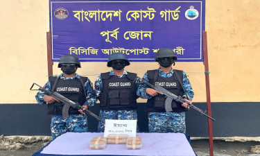 টেকনাফে ৩০ হাজার পিস ইয়াবাসহ বোট জব্দ, পাচারকারীরা পলাতক