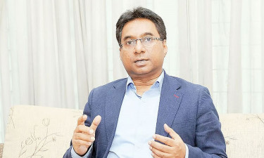 শুল্ক হ্রাসে আত্মতুষ্টি নয়, বাণিজ্য কৌশল বদল জরুরি