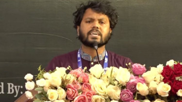 যাদের অ্যান্ড্রয়েড কেনার সামর্থ্য ছিল না, তাদের হাতে এখন আইফোন : হাদী
