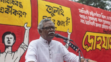 অন্তর্বর্তী সরকারের ওপর শেখ হাসিনার ছায়া দেখা যাচ্ছে : আনু মুহাম্মদ