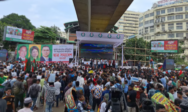 মিছিলে মুখর শাহবাগ, জড়ো হচ্ছে ছাত্রদলের নেতাকর্মীরা