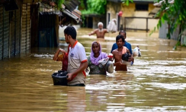 বাড়ছে নদ-নদীর পানি, ১০ জেলায় বন্যার শঙ্কা