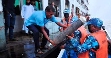 চাঁদপুরে লঞ্চের অসুস্থ যাত্রীকে কোস্ট গার্ডের জরুরি চিকিৎসা সেবা প্রদান