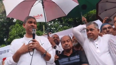 হাসিনার বিচার হতে হবে : এ্যানি