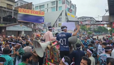রাজধানীর সাইন্সল্যাব মোড়ে ৭ কলেজ শিক্ষার্থীদের বিক্ষোভ