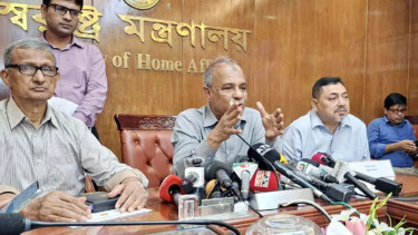 নির্বাচনের আগে লটারির মাধ্যমে এসপি-ওসিদের বদলি : স্বরাষ্ট্র উপদেষ্টা