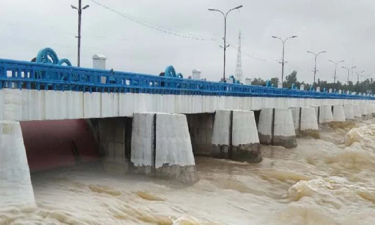 বিপৎসীমার ওপরে তিস্তার পানি, ৪ জেলায় বন্যার শঙ্কা