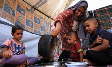 অবরুদ্ধ গাজায় অনাহারে আরও ১১ মৃত্যু