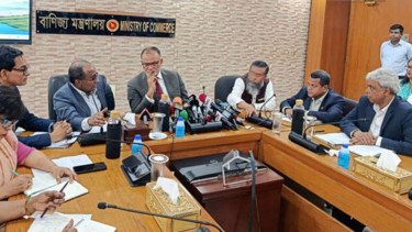 চলতি অর্থবছরে রপ্তানি আয়ের লক্ষ্যমাত্রা সাড়ে ৬৩ বিলিয়ন ডলার