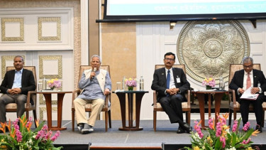 প্রবাসীদের রেমিট্যান্সে অর্থনীতি মজবুত অবস্থায় ঘুরে দাঁড়িয়েছে: প্রধান উপদেষ্টা