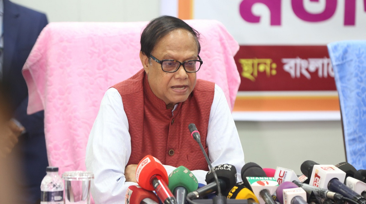 ব্যাংক একীভূত হবেই, আমানতকারীদের দায়িত্ব নেবে সরকার: গভর্নর