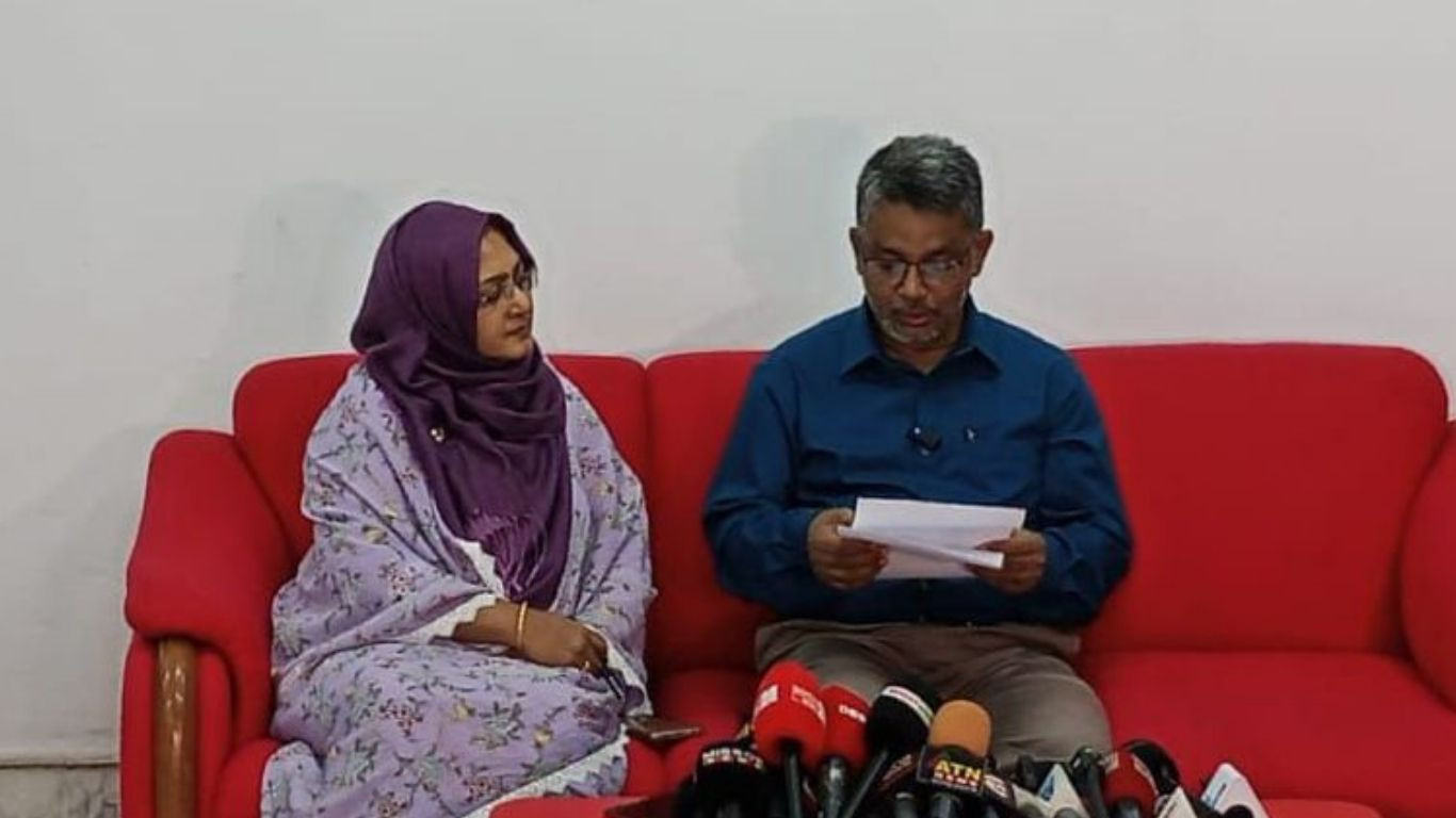ডাকসু নির্বাচন: দ্বিতীয় দিনে মনোনয়ন ফরম নিলেন ১৩ প্রার্থী