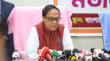 ব্যাংক একীভূত হবেই, আমানতকারীদের দায়িত্ব নেবে সরকার: গভর্নর