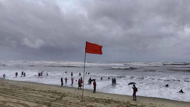সাগরে লঘুচাপ, সব বন্দরে ৩ নম্বর সতর্ক সংকেত