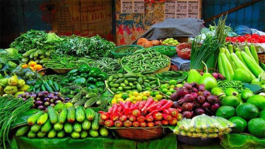 হঠাৎ বাজারে আগুন: সংকটে সীমিত আয়ের মানুষ