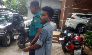 ধানমণ্ডি-৩২ নম্বরে ফুল দিতে গিয়ে আটক সেই রিকশাচালক কারাগারে