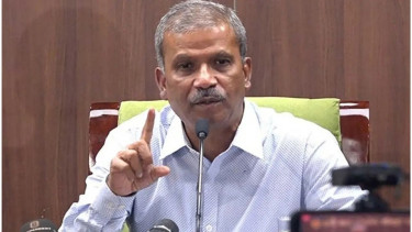 চিকিৎসকদের নিয়ে বক্তব্যের জন্য আইন উপদেষ্টার দুঃখ প্রকাশ