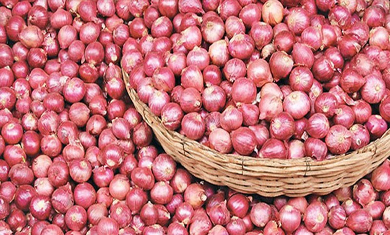 আমদানির খবরে বাজারে দাম কমেছে পেঁয়াজের