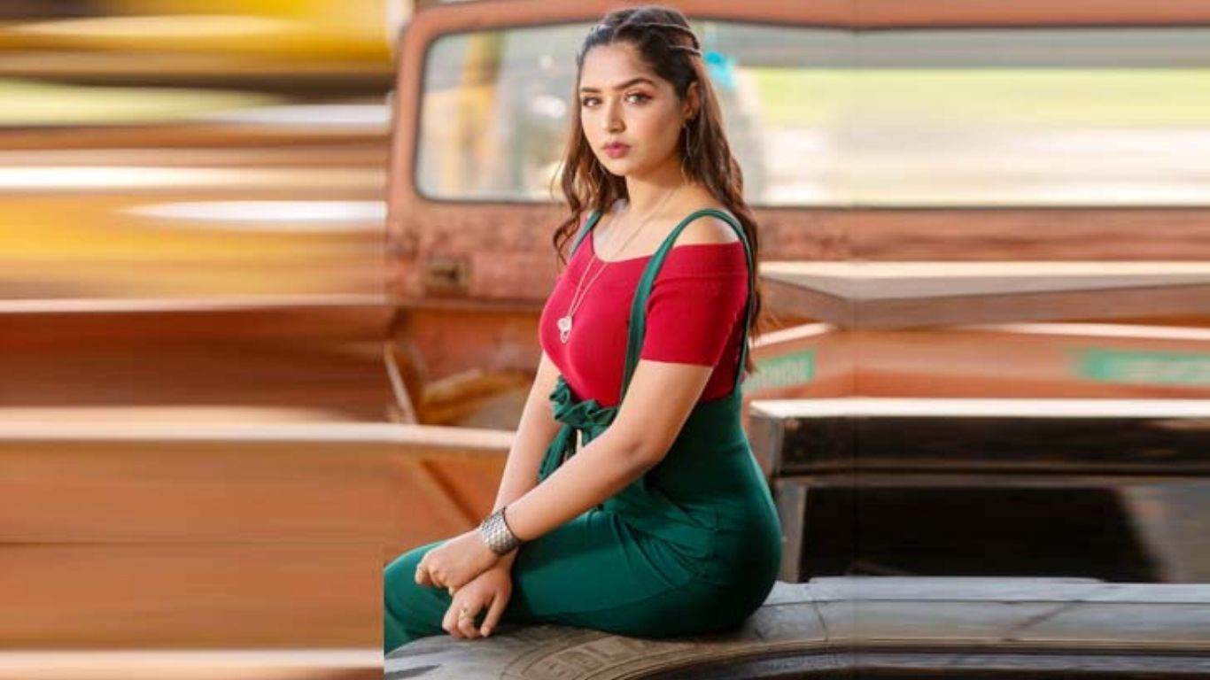 ২১০ ফুট উচ্চতা থেকে লাফ দিলেন হিমি, লিখলেন ভয়ের কথা