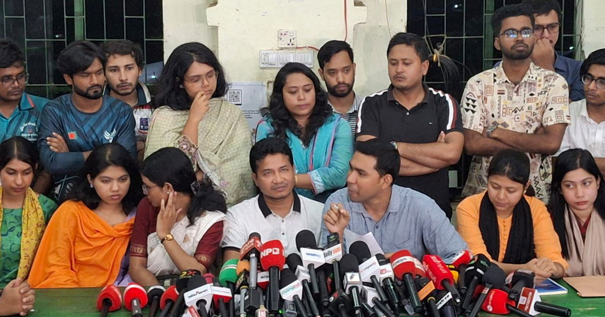 ফজিলাতুন্নেছা মুজিব হলে মনোনয়ন ফরম সংগ্রহে বাধা, ছাত্রদলের প্রতিবাদ