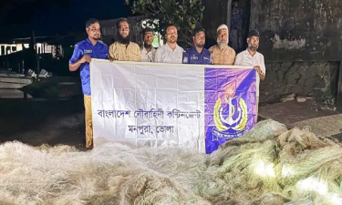 নৌবাহিনীর যৌথ অভিযানে কোটি টাকার অবৈধ জাল জব্দ