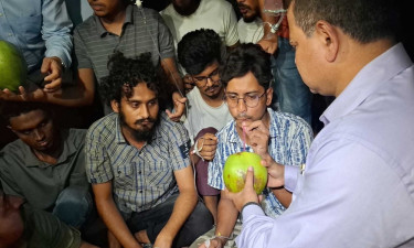 ছাত্রসংসদ নির্বাচনের আশ্বাসে আমরণ অনশন ভাঙলেন বেরোবির শিক্ষার্থীরা