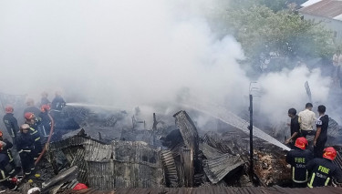 মহাখালীর সাততলা বস্তিতে আগুন, নিয়ন্ত্রণে ৮ ইউনিট