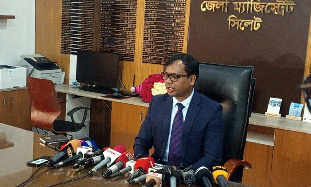 সিলেটের নতুন জেলা প্রশাসক হিসেবে দায়িত্ব নিলেন সারোয়ার আলম