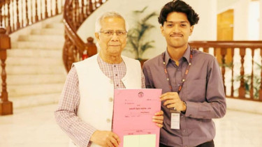 সাগর-রুনির সন্তান মেঘের হাতে পূর্বাচলের প্লটের দলিল হস্তান্তর