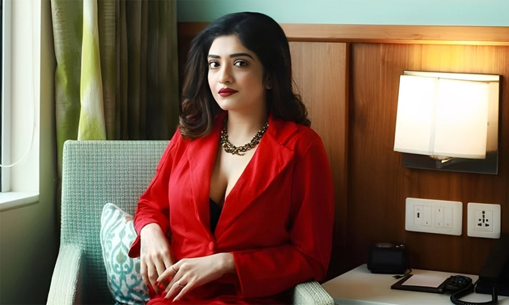 ব্যবসা শুরু করছেন মানসী